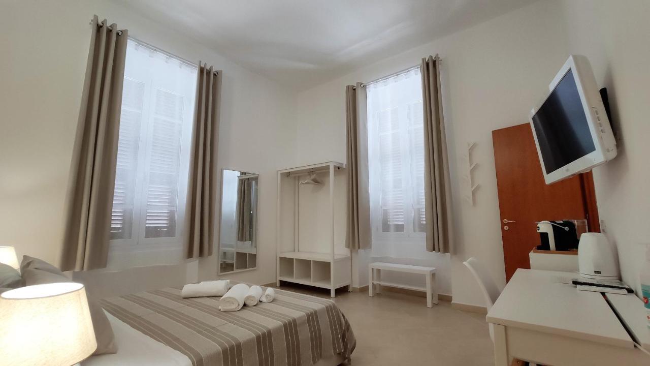 Nell'Azzurro Hotel Cagliari Bagian luar foto